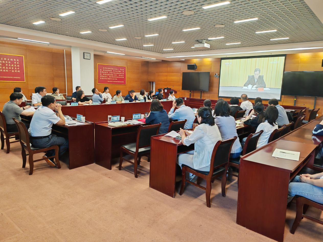 天津工生所传达学习习近平总书记在加强基础研究座谈会上的重要讲话精神